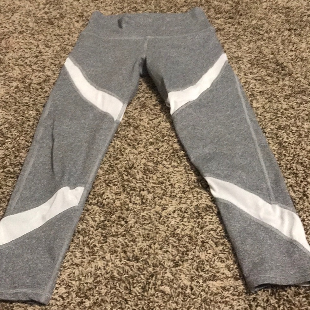 Aerie chill play move collection